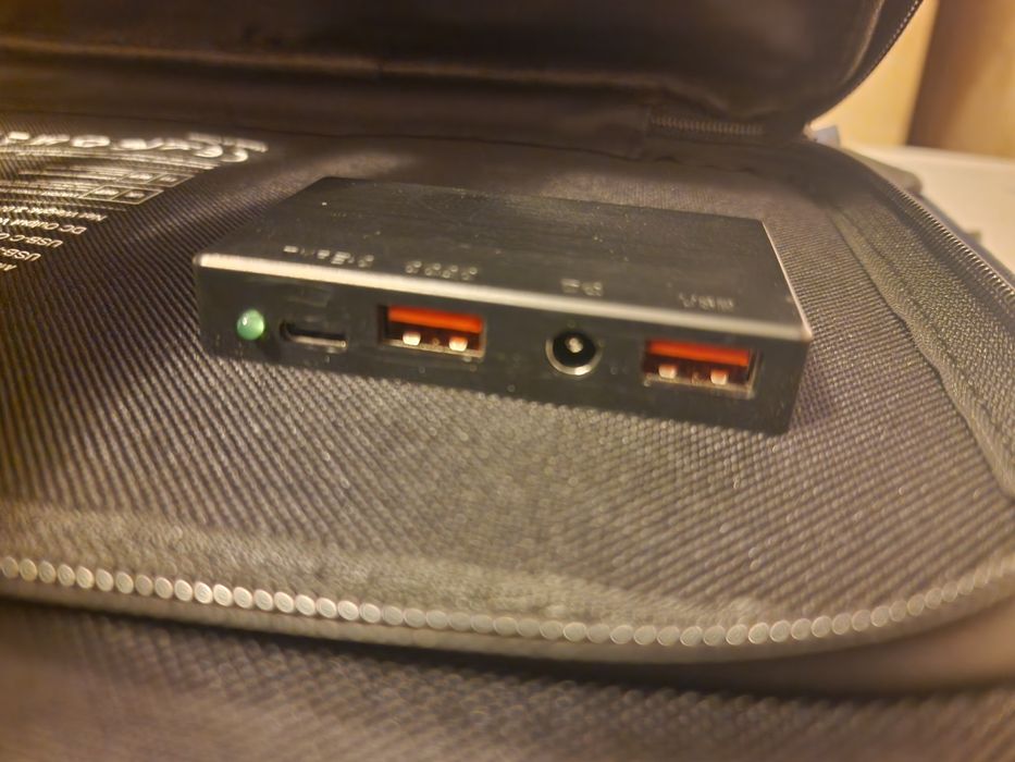 Powerbank Flashfish E200 z panelem solarnym 60W