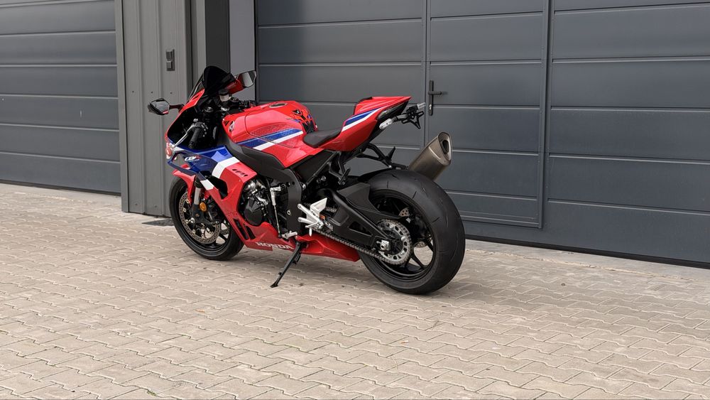 Мотоцикл HONDA CBR 1000 RR-R Fireblade
