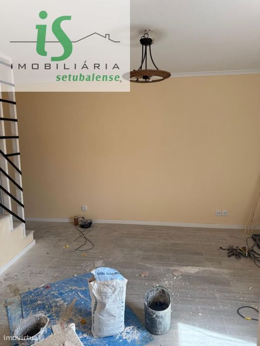 Moradia T4 Transformada Em T3 | Totalmente Remodelada | Casal De Figue