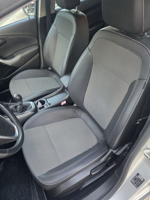 Opel Astra SportsTourer 1.3 Cdti 95cv ( Apenas 46 mil kms )