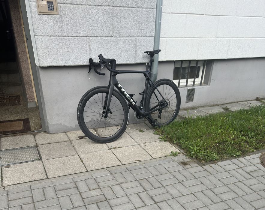 Trek Madone SL6 AXS 2025