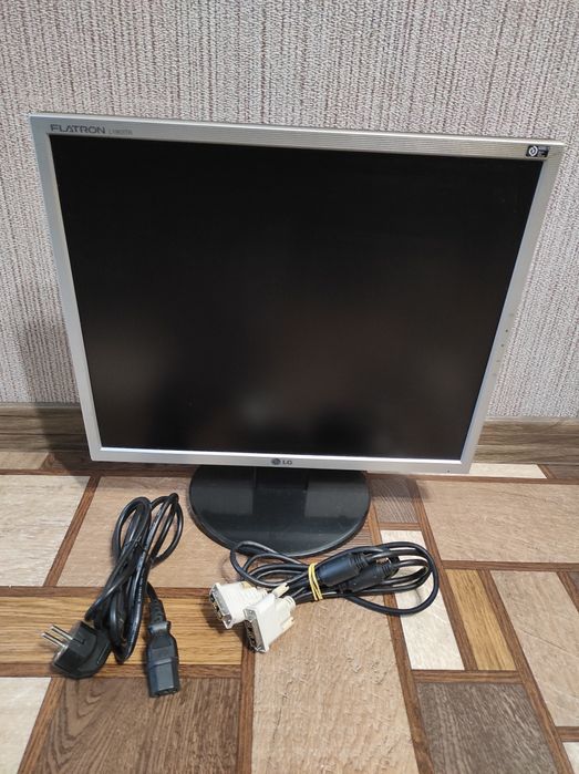 LG Flatron 19 L1953TR-SF Чудовий.