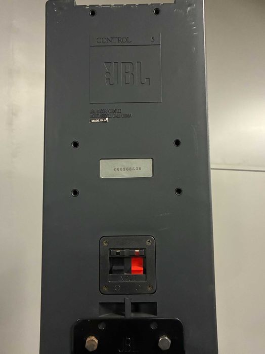 Conjunto de Colunas Control 5 JBL + Subwoofer SB-5 - 1 Und.