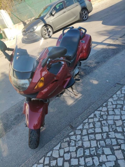 Honda 650  Deauville 2000