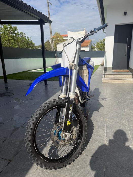 Yamaha YZ 125 matrículada