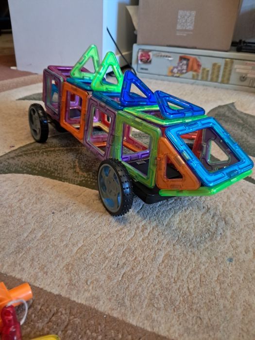 Дитячий магнітний конструктор