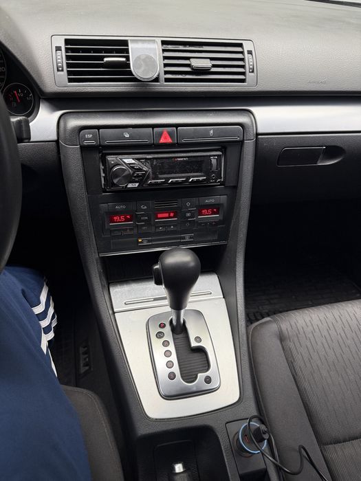Продам Audi A4 b7 2.0 benz