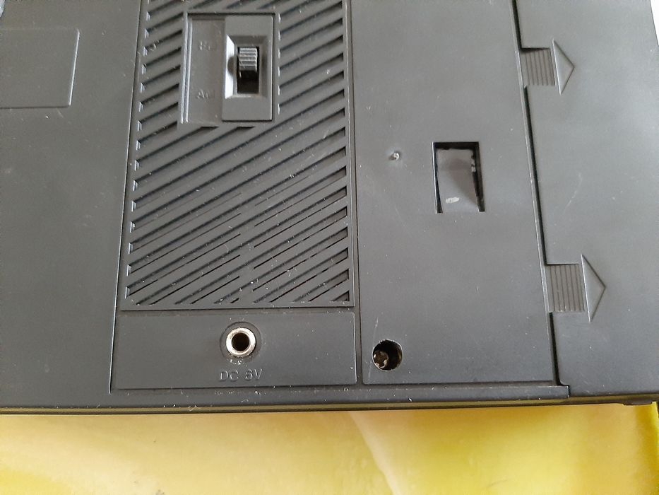Rádio CIE e Walkman Sanyo