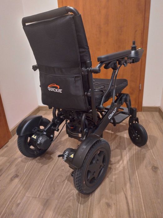 Elektryczny składany wózek inwalidzki QUICKIE Q50R - 1 rok gwarancji - w stanie idealnym / jak nowy w cenie używanego