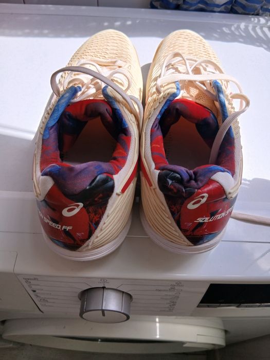 Ténis asics em óptimo estado!!!