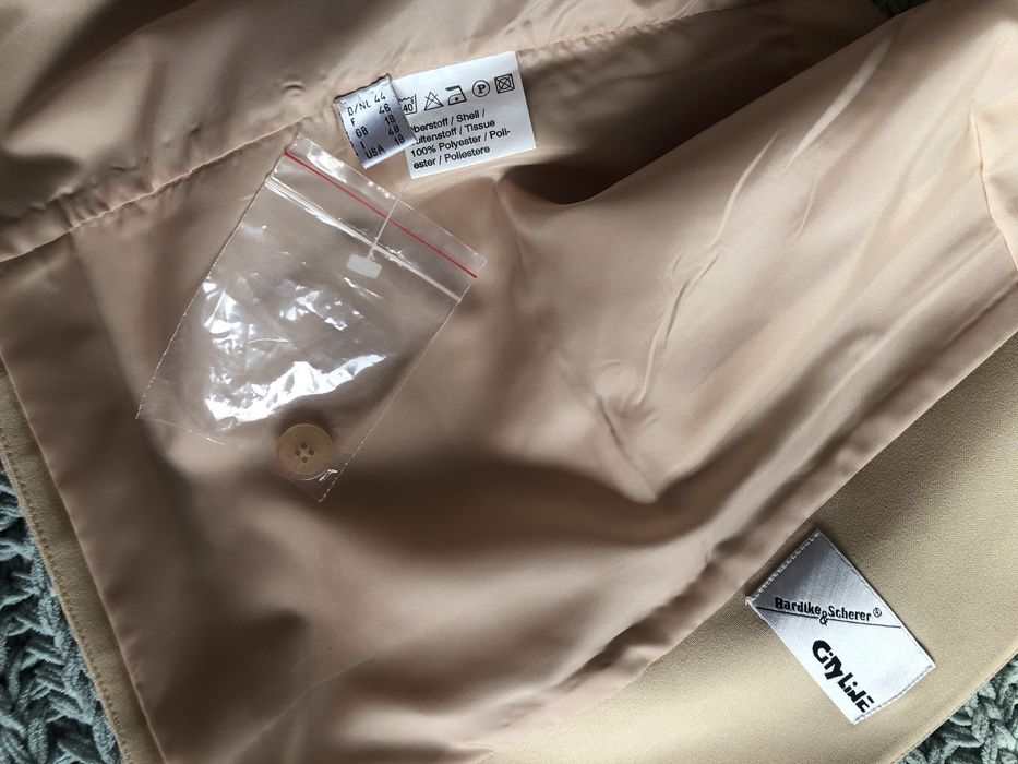 Bezowa kamizelka garniturowa nowa bez metki uniwersalna styl vintage