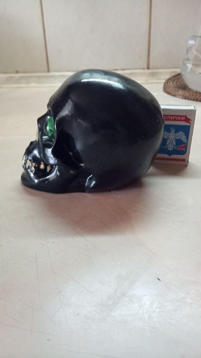 Продам настольный череп.