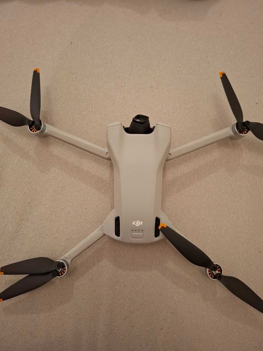 Dron dji mini 3 display unit