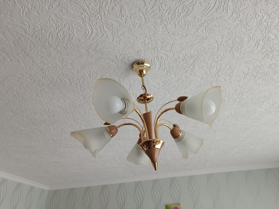 Lampa wisząca do pokoju