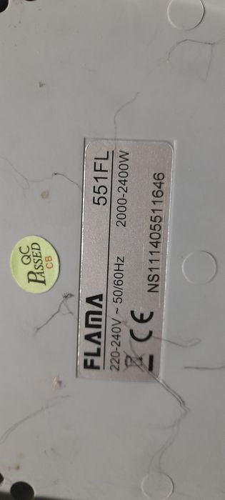 Ferro de engomar com caldeira.