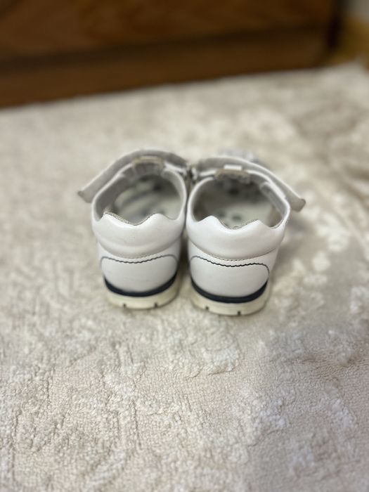 Босоніжки chicco 23 розмір