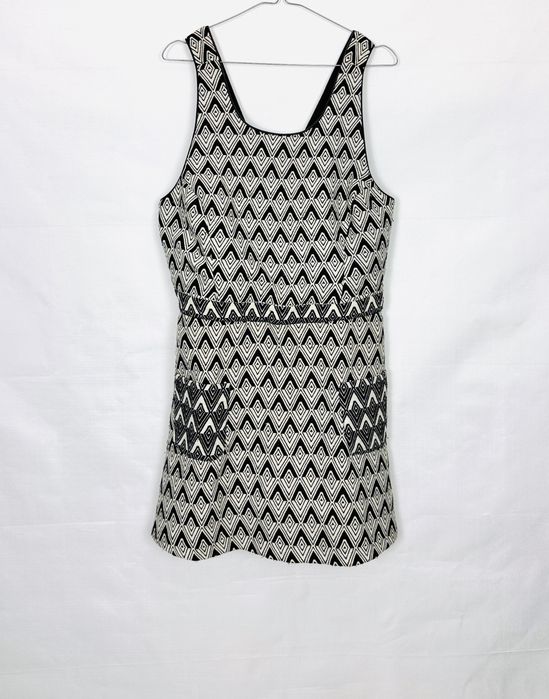 Czarno-biała sukienka w geometryczny wzór XL 42