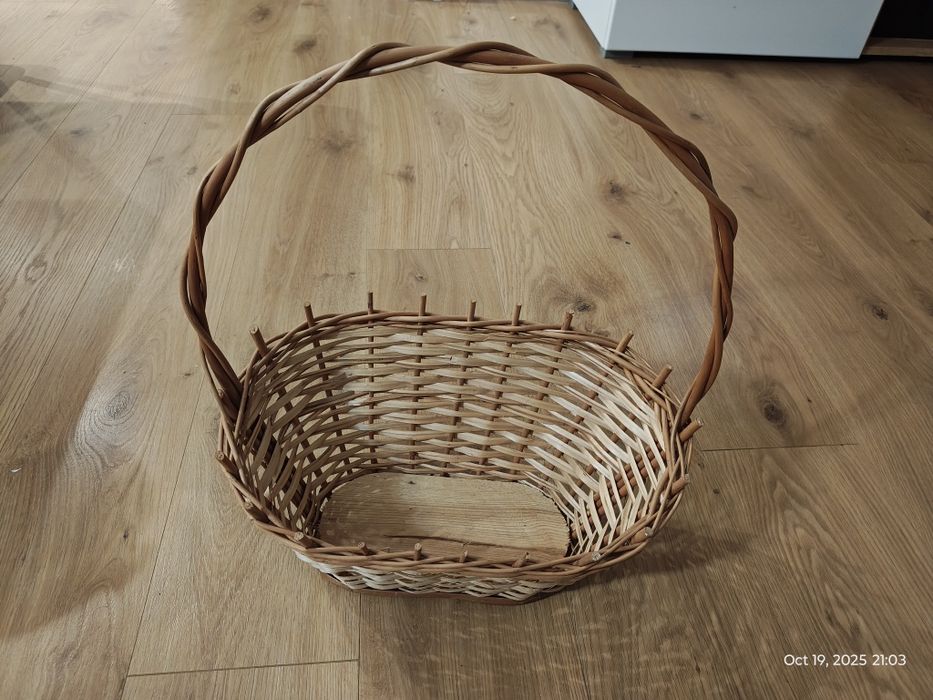 Koszyk wiklinowy z rączką