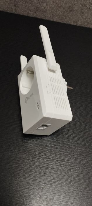 Ретранслятор TP-LINK TL-WA860RE WiFi4 з вбудованою розеткою