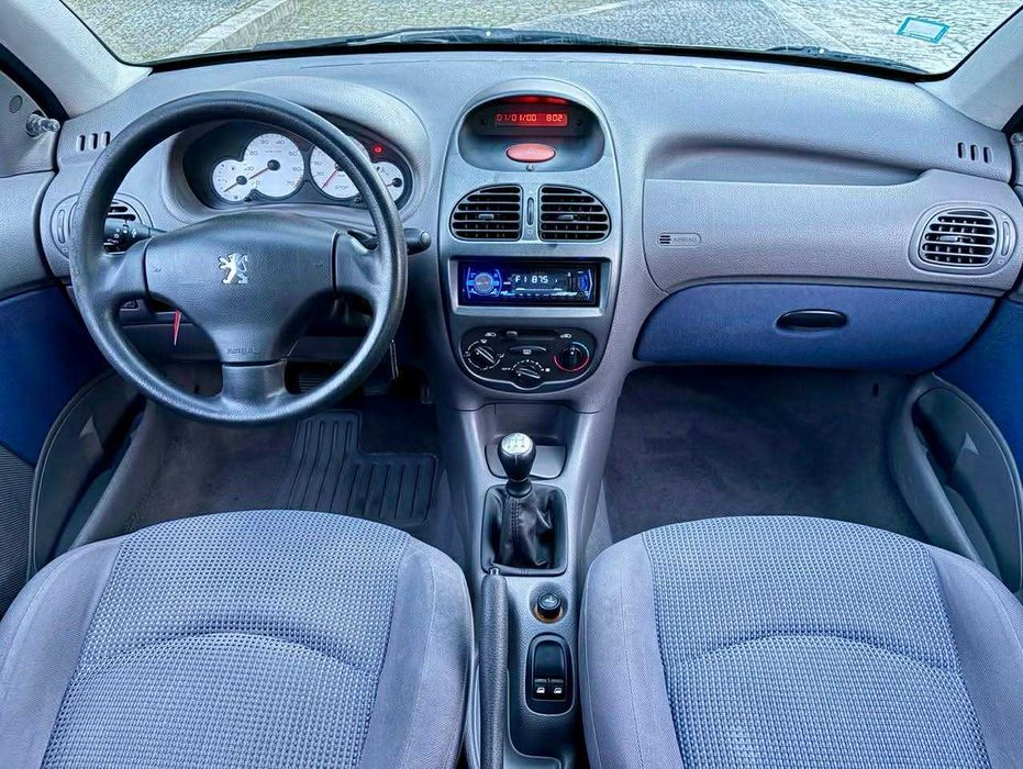 Peugeot 206 1.124cc 5 lugares