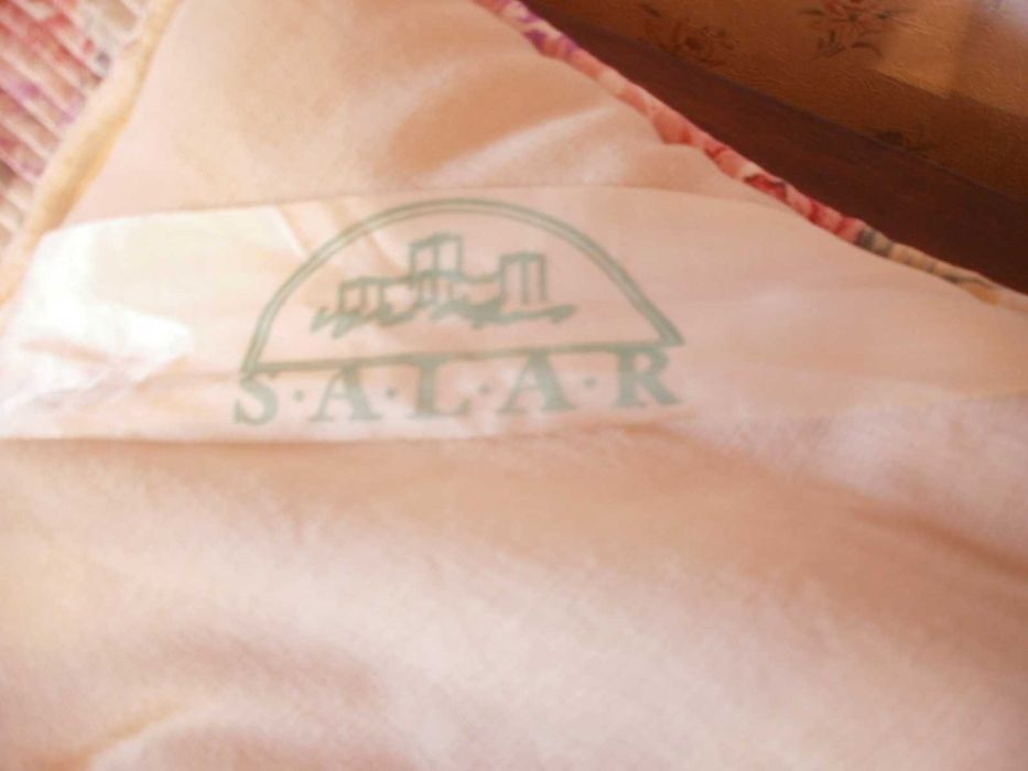 Edredon de Casal Salar + 2 Almofadas Decorativas