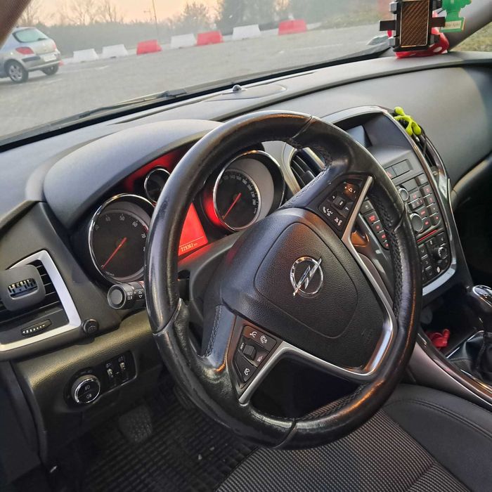 Sprzedam Opel Astra J 2012 Warto