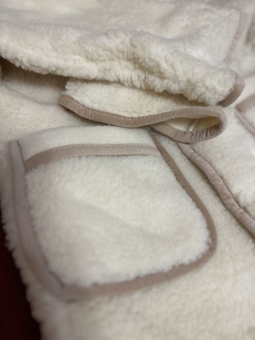 Халат жіночий з хутра мериноса розмір S-M

Колір - молочний 
Розмір S-