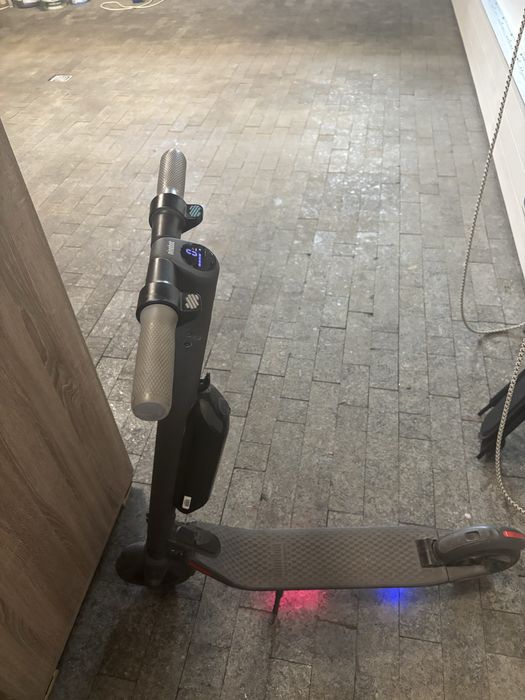 Ninebot by Segway ES4,