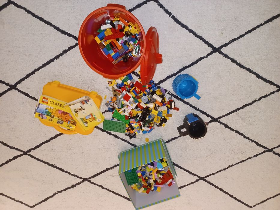 Legos variados (Lego Classic - blocos pequenos) 4+