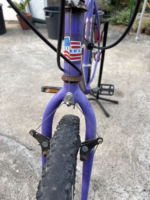 Bicicleta BTT antiga para restauro