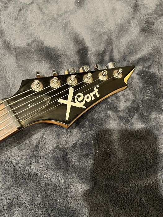 Продам гитару Cort X-2