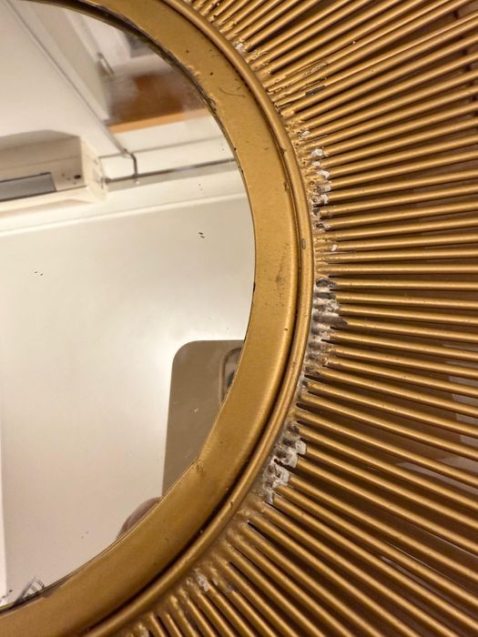 Espelho dourado metálico