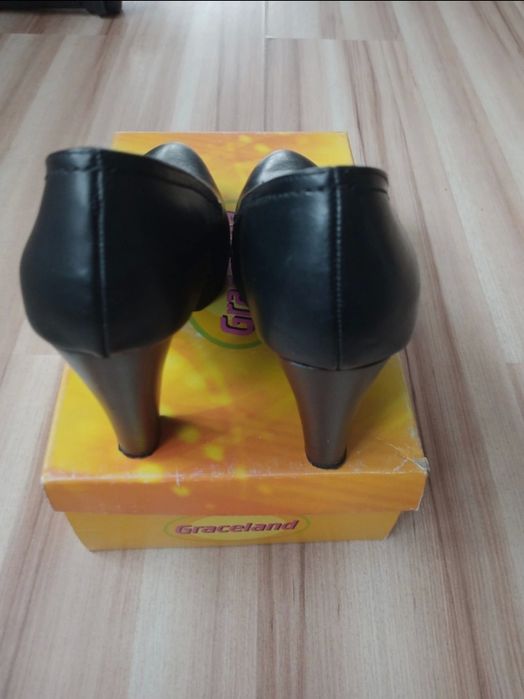 Buty czarne na wysokim obcasie,czółenka