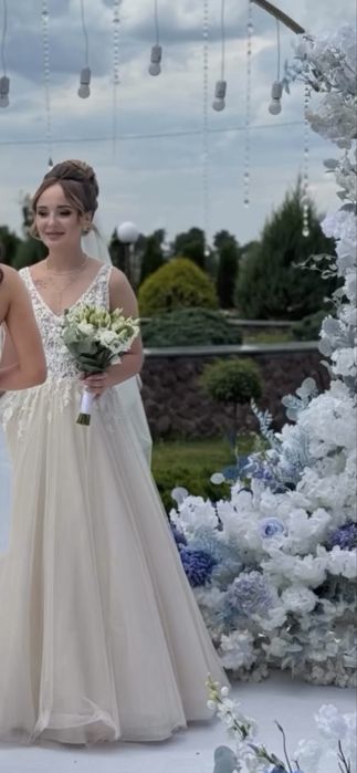 Весільна сукня розмір С