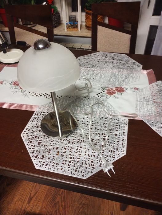 Lampa stołowa z zagranicy