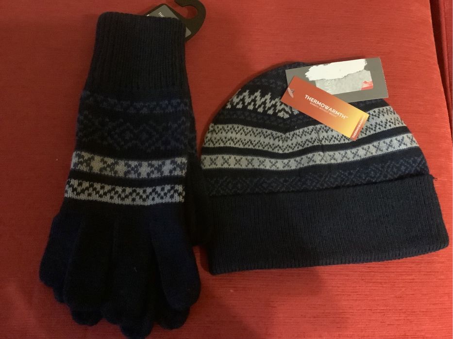 Mark and Spenser шапка и перчатки, новые