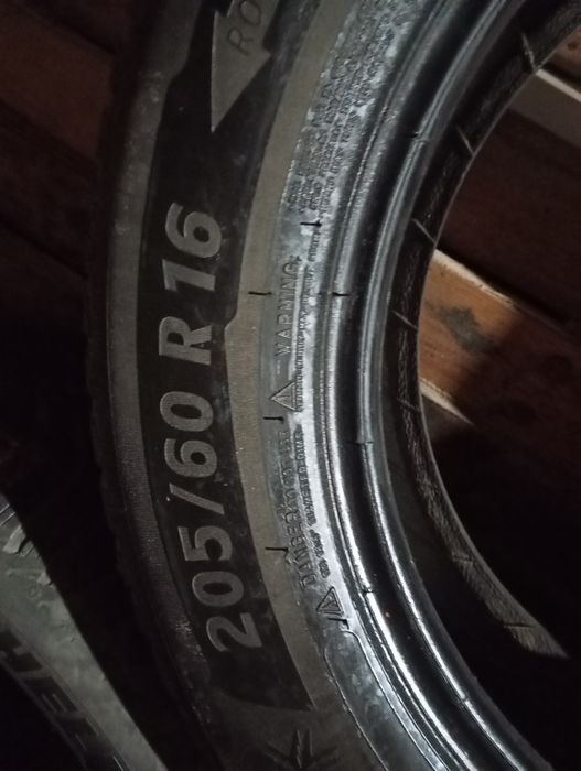 Продам беушну резину зимову 16