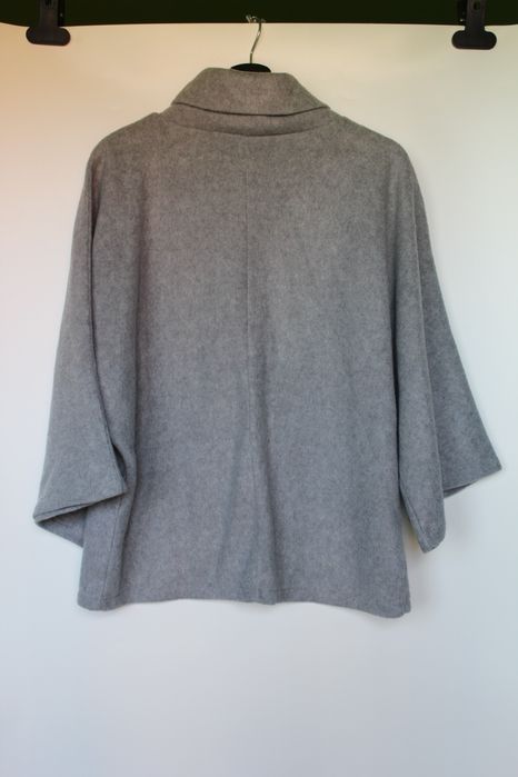 Jasnoszary sweter ponczo L 40