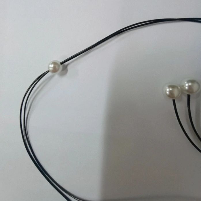 Colar design elegante 3 pérolas