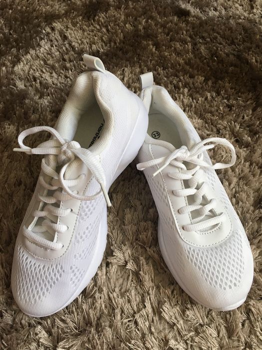 Sneakersy białe rozmiar 33