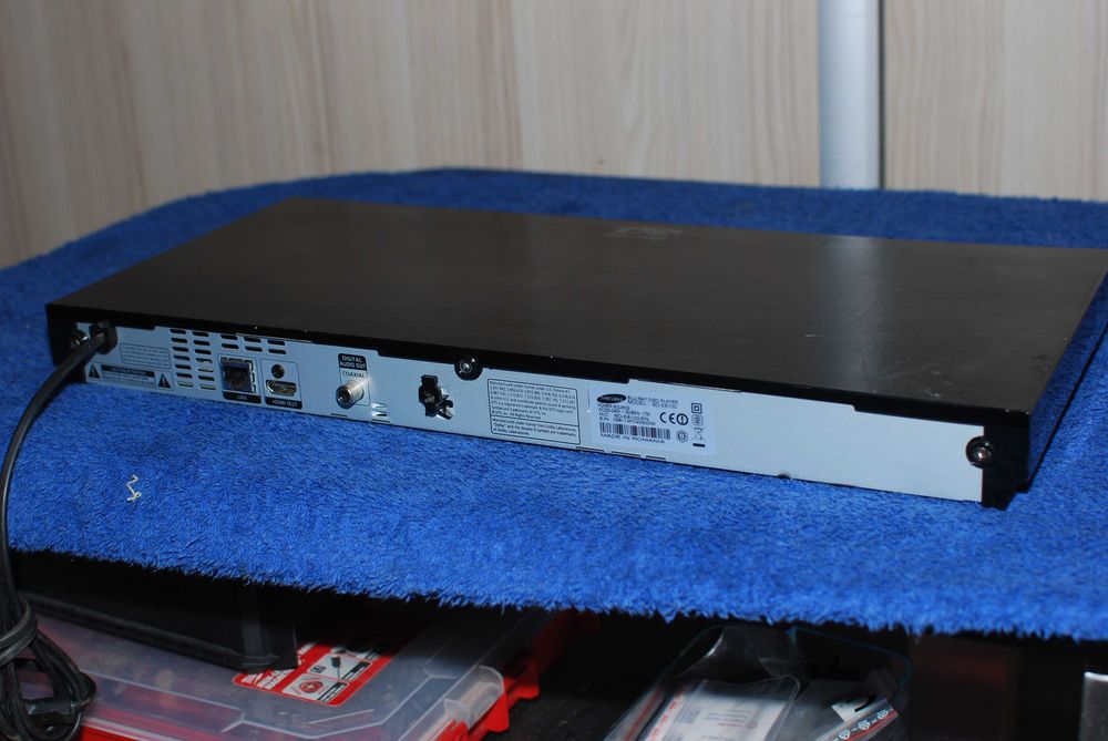 Odtwarzacz Blu-rey DVD Samsung BD-E6100 sprawny z pilotem.
