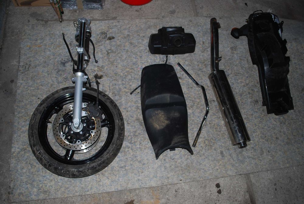 SUZUKI BANDIT 2009 część owiewki silnik lagi koło