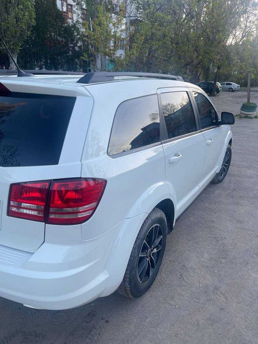 Продаю автомобіль Dodge Journey 2018