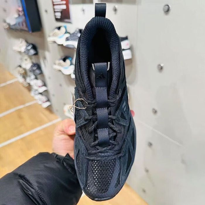 Кросівки Adidas Kantai Trail розмір 45.  Стелька 29 см