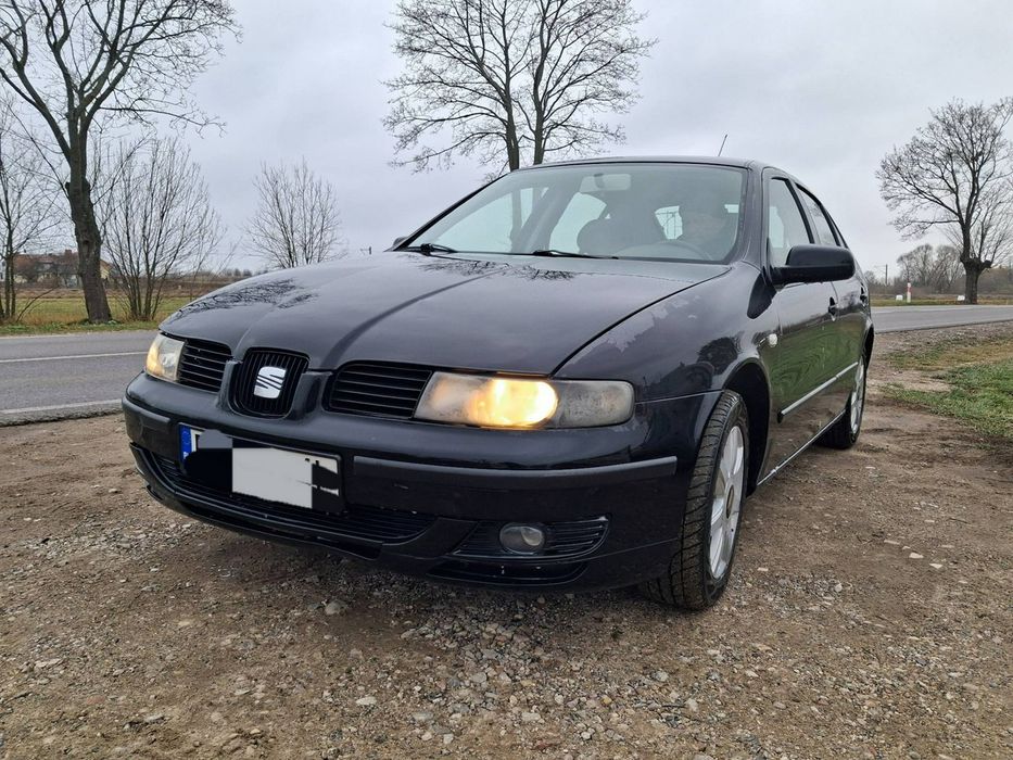 Seat Leon 1.6 czysta niezawodna benzynka czarny na alu.
