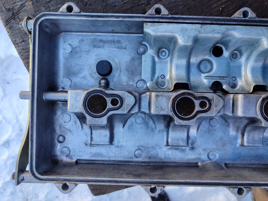 Кришка клапанів мерседес спринтер 2.2