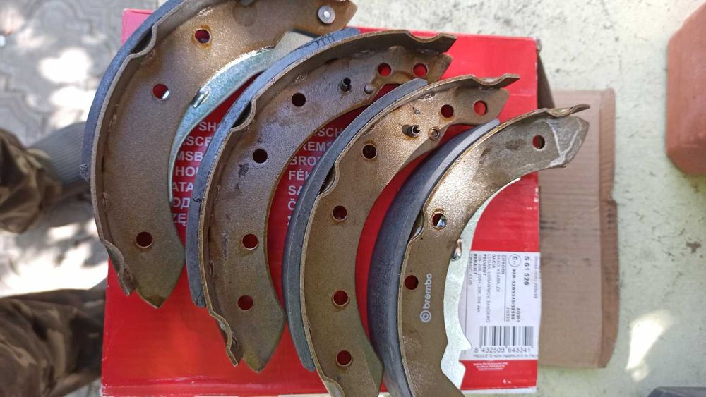 Колодки гальмівні барабанні на Рено. Brembo S 61520. Renault Simbol