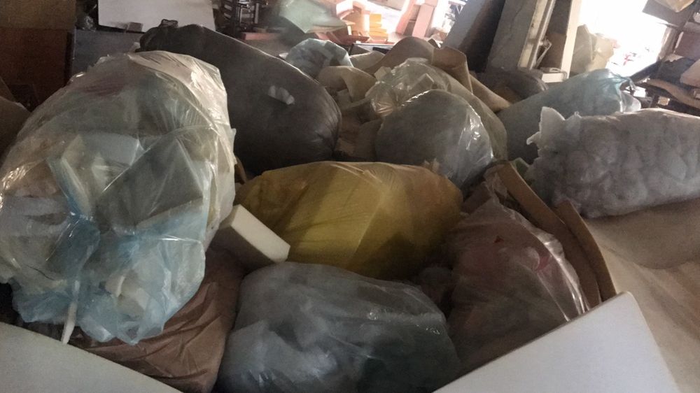 Купляємо отходи обрізки відходи закупаем паралона поролона синтепона