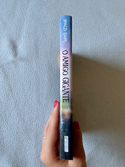 Livro "O Amigo Gigante"
