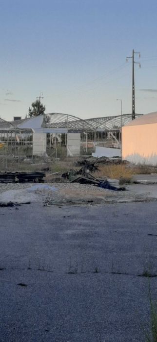 Alugo ou vendo armazém  com ou sem estufas